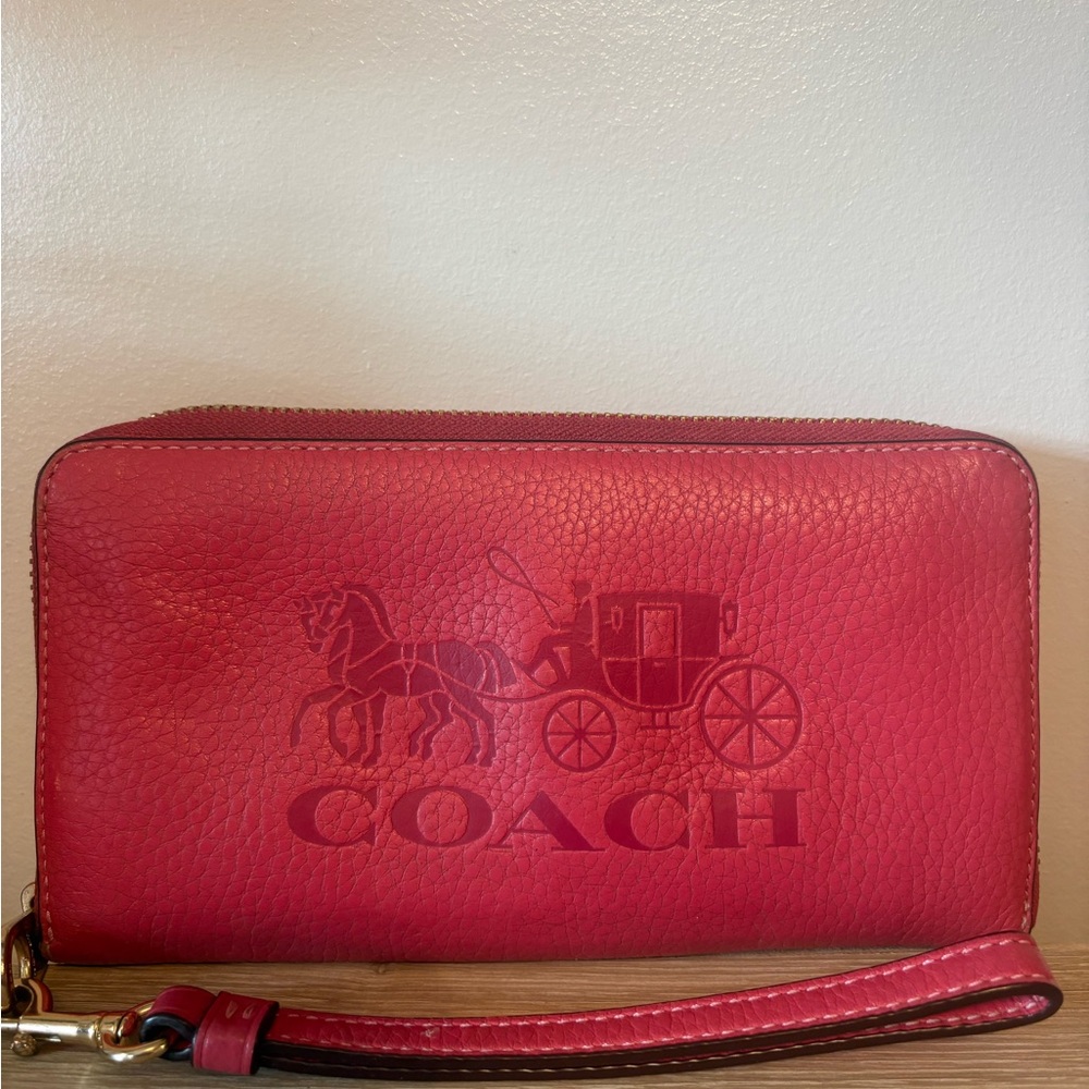 Coach Pink Pebbled Leather Zip Around Wristlet Wallet🌸
